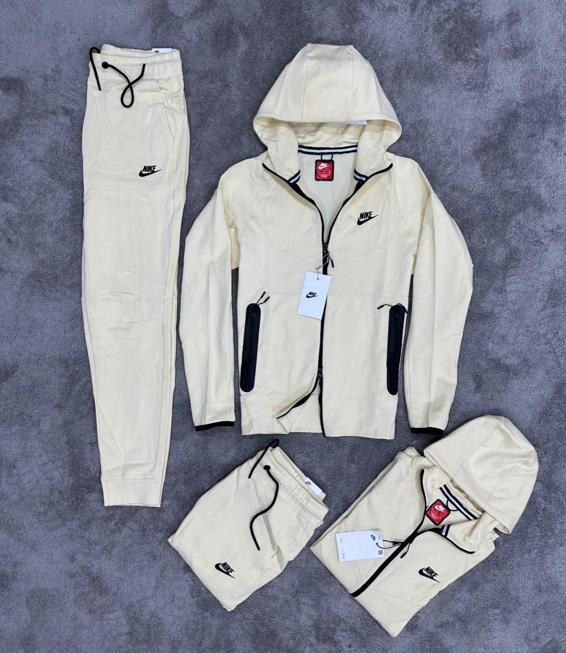 Chandal Nike Tech ( Crema )