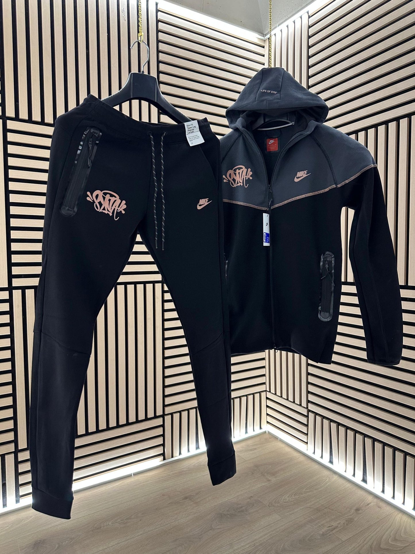 NIKE TECH X SYNA WORLD