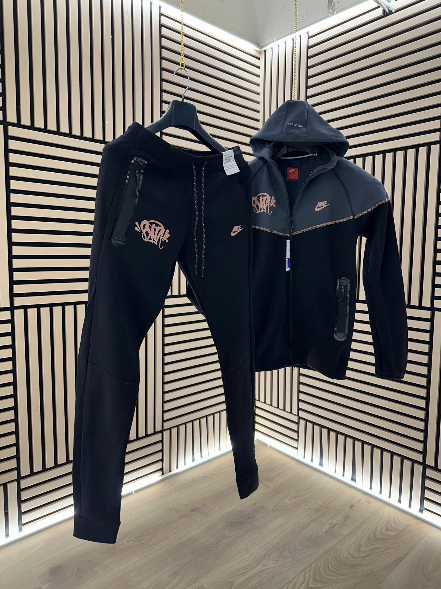NIKE TECH X SYNA WORLD