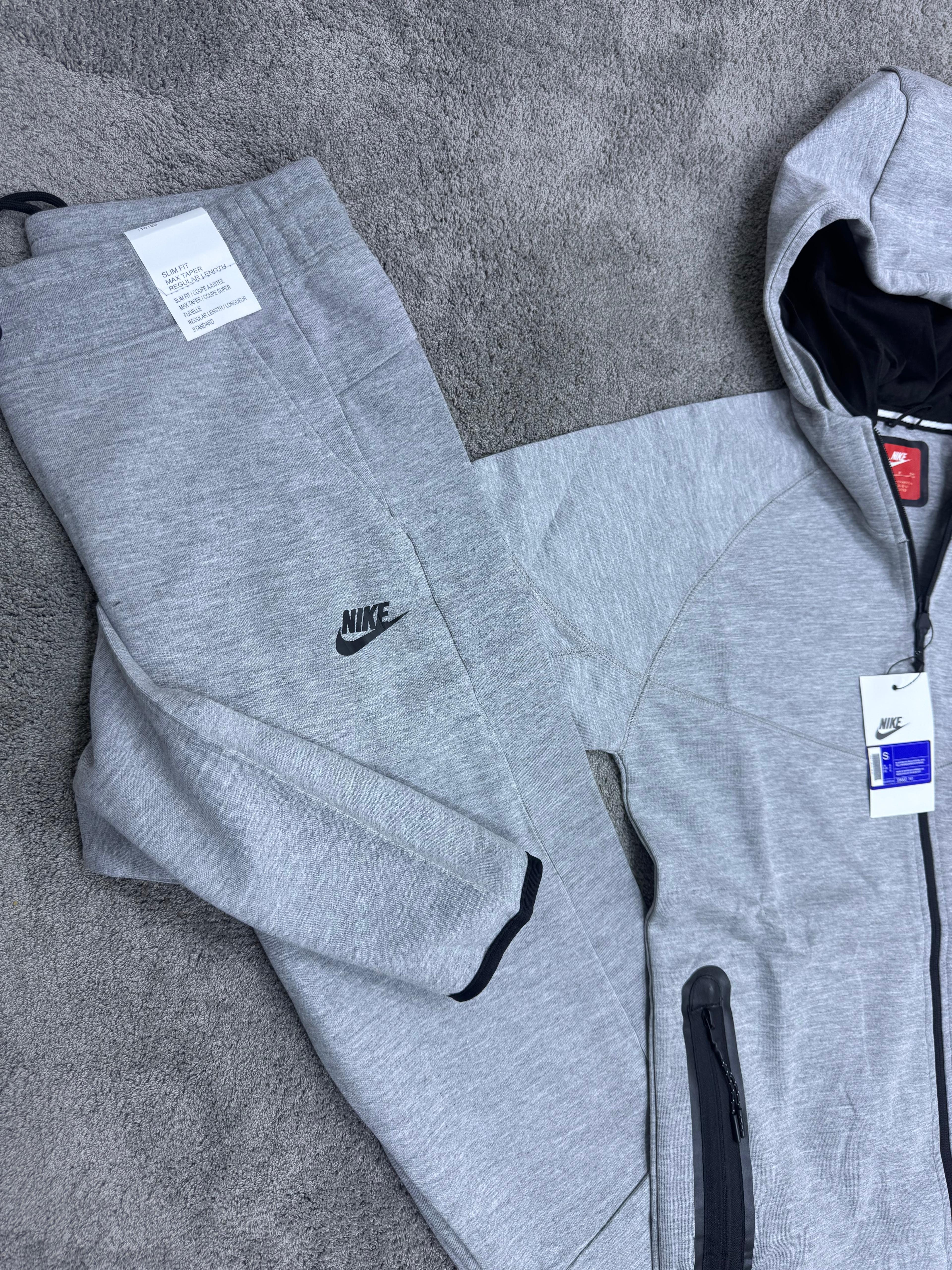 Chandal Nike Tech ( Gris )