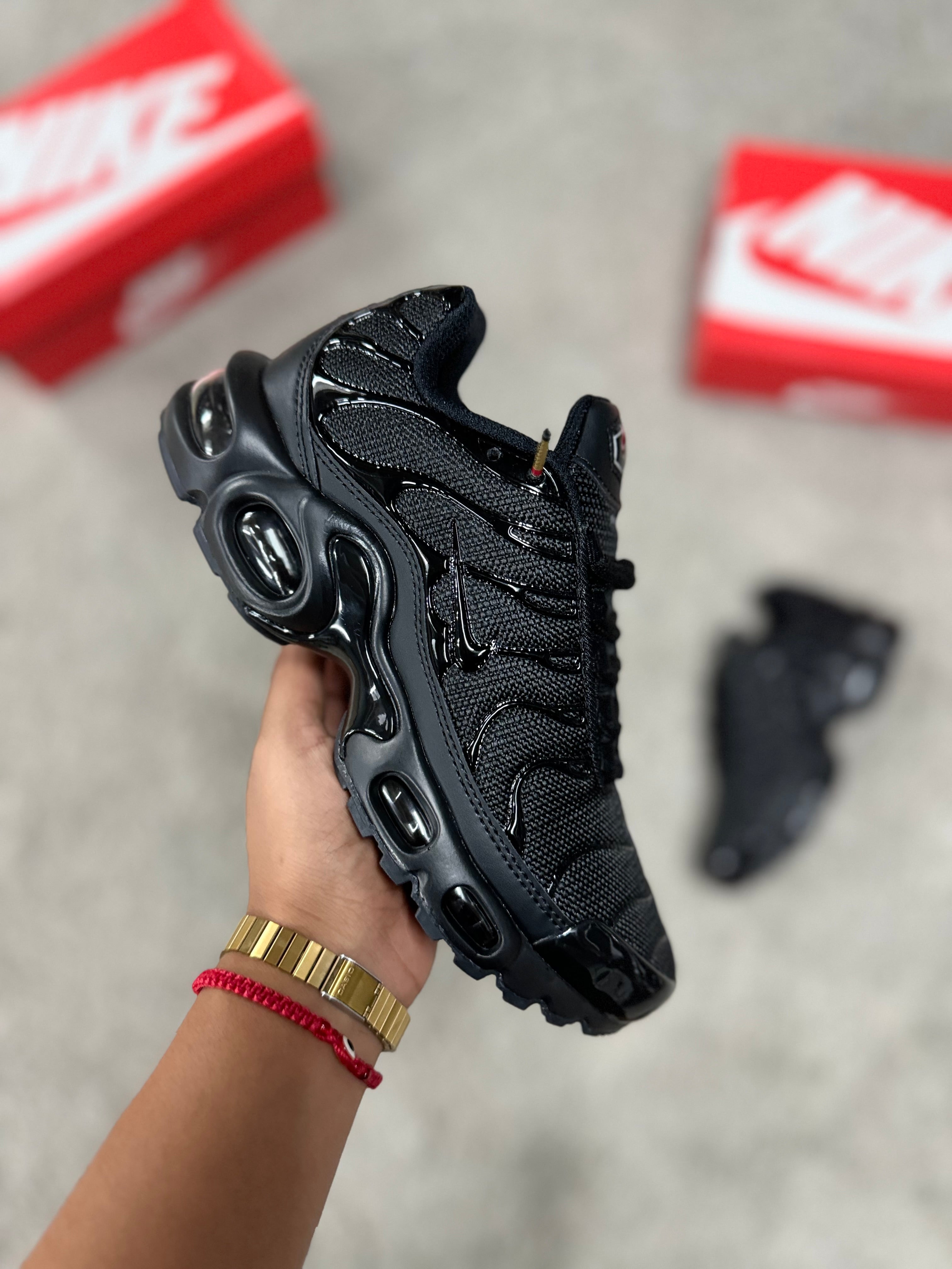 NIKE TN