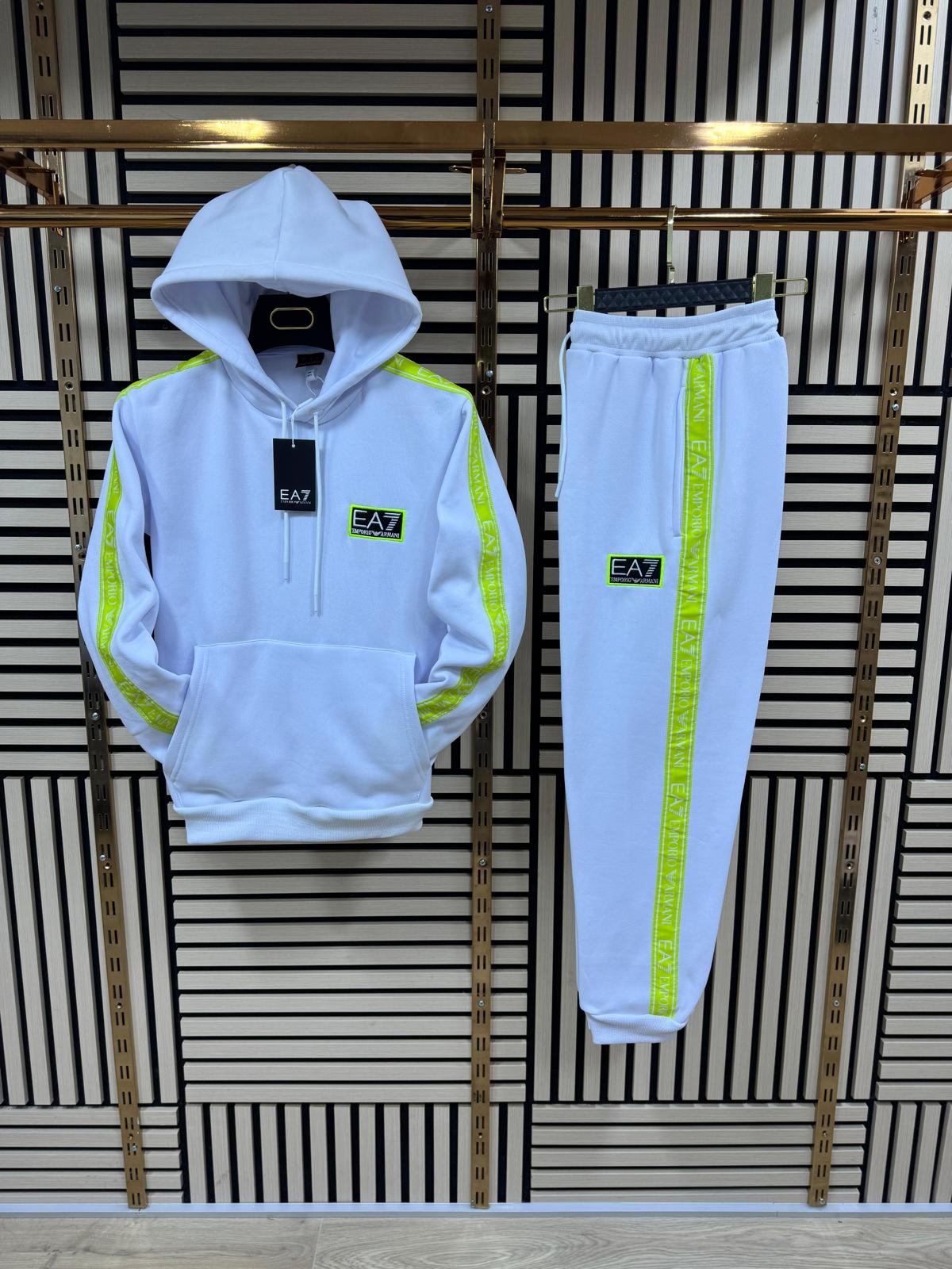 Chandal Armani (Blanco líma) Max calidad