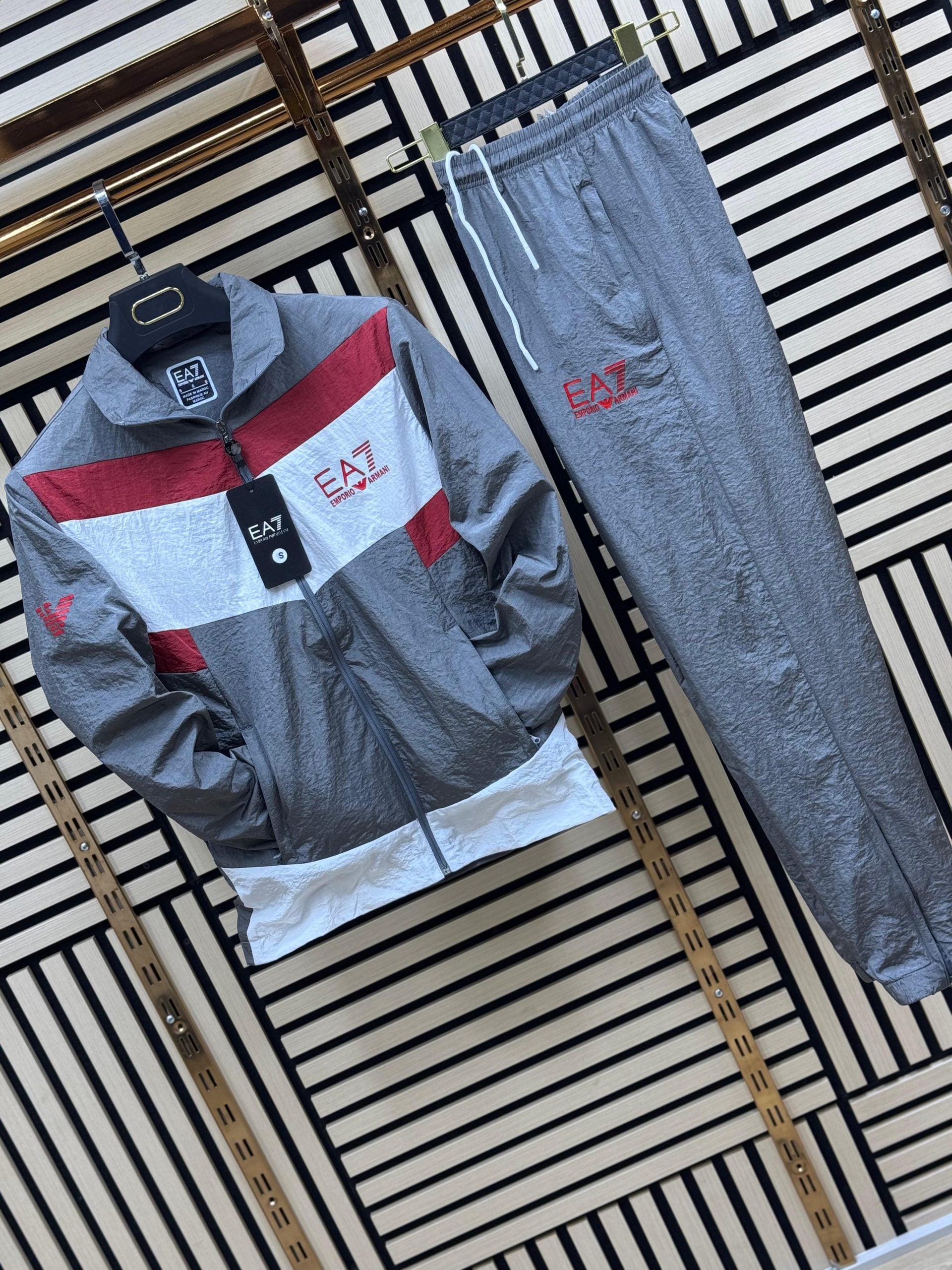 Chandal Armani (Rojo y gris oscuro) Max calidad