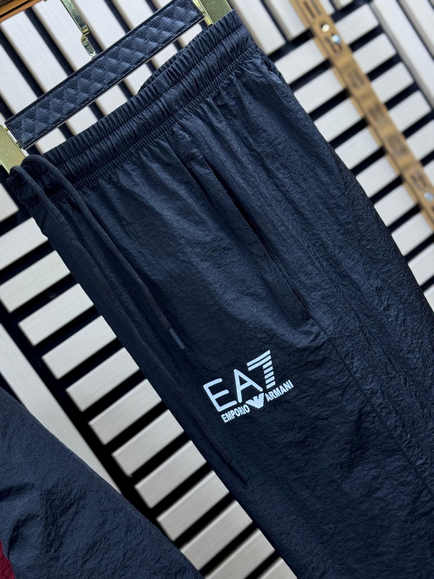 Chandal Armani (Rojo y negro) Max calidad