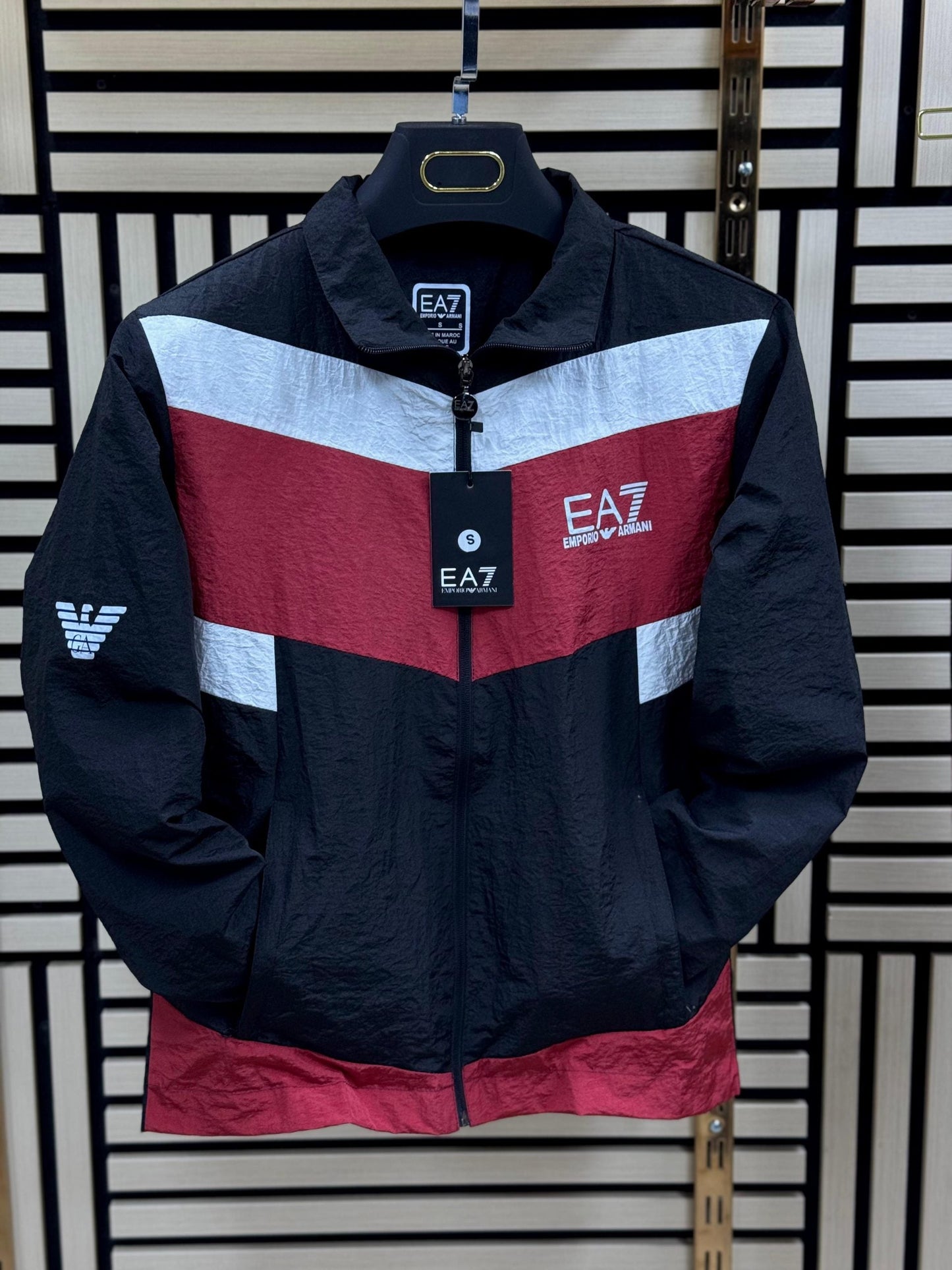 Chandal Armani (Rojo y negro) Max calidad