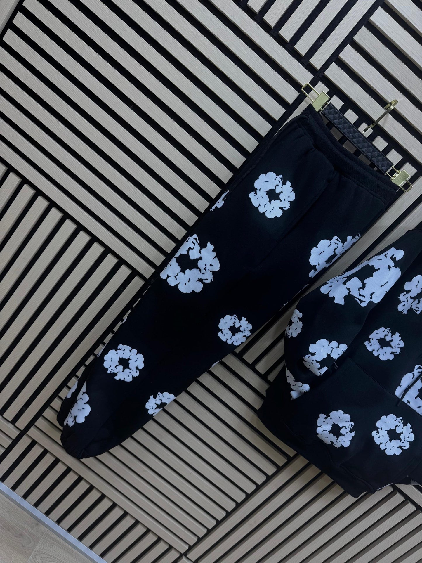 Chándal DENIM TEARS  “Negro” oferta