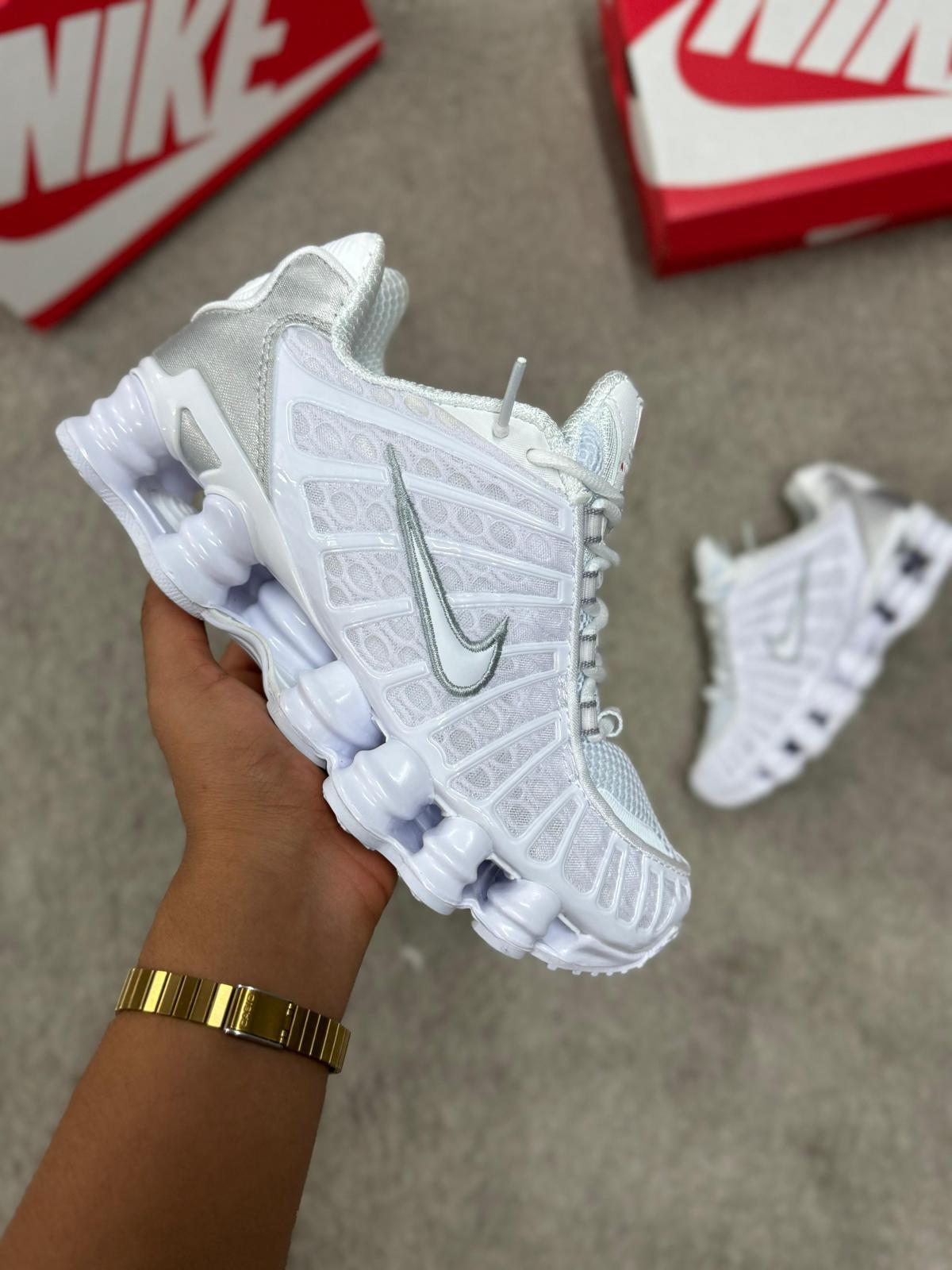 NIKE SHOX (Blancas)
